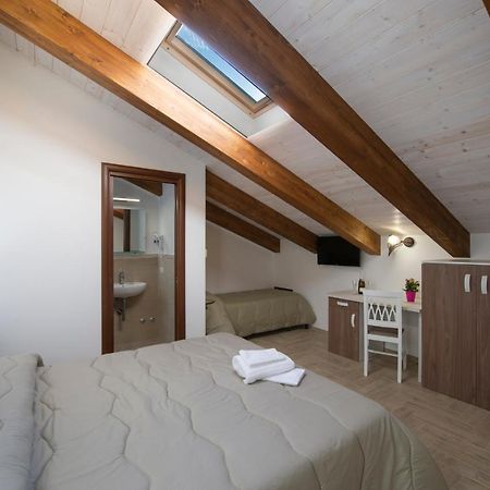 Il Ritrovo Degli Dei Bed & Breakfast Аджерола Екстериор снимка