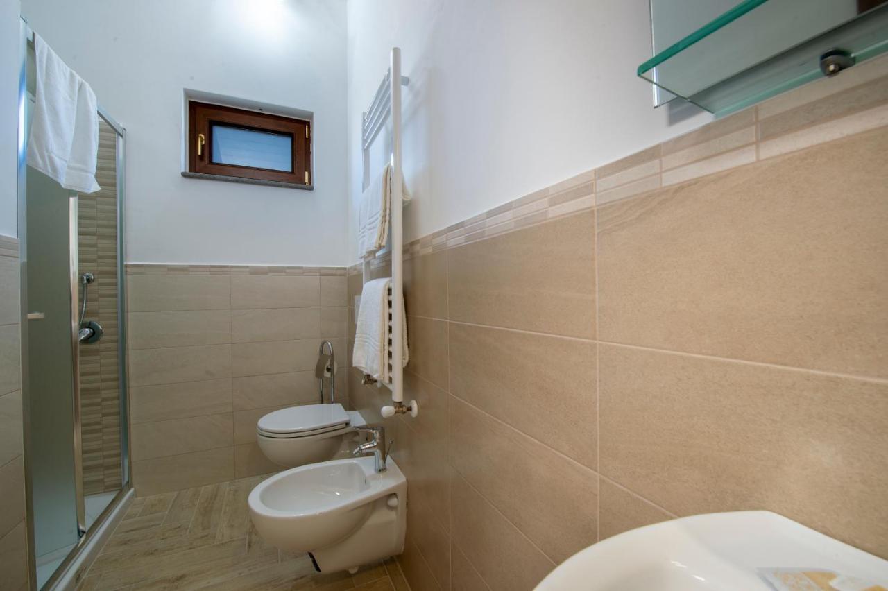Il Ritrovo Degli Dei Bed & Breakfast Аджерола Екстериор снимка