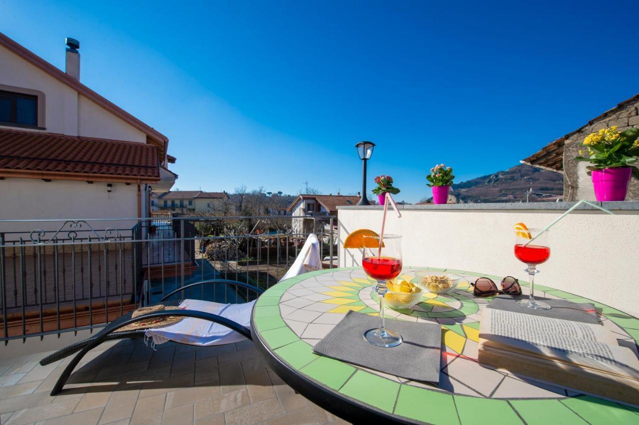 Il Ritrovo Degli Dei Bed & Breakfast Аджерола Екстериор снимка